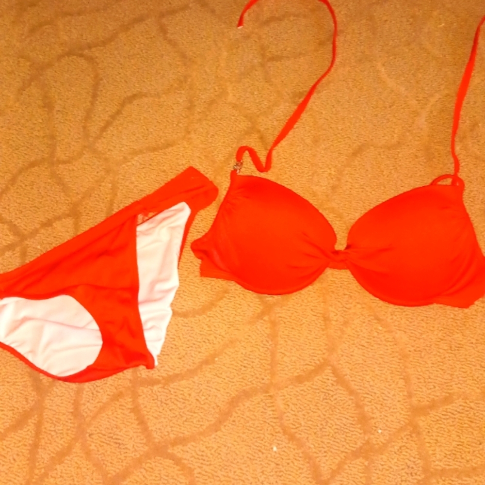 VICTORIA'S SECRET RED BIKINI SWIMSUIT BATHING SUIT FLATTERING SMALL S SM 34B 32B